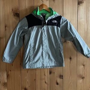 Boys north face windbreaker jacket